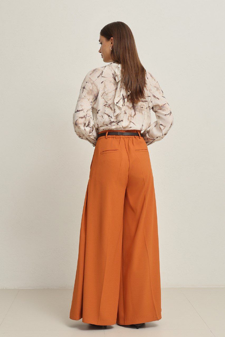 Orange wid pants